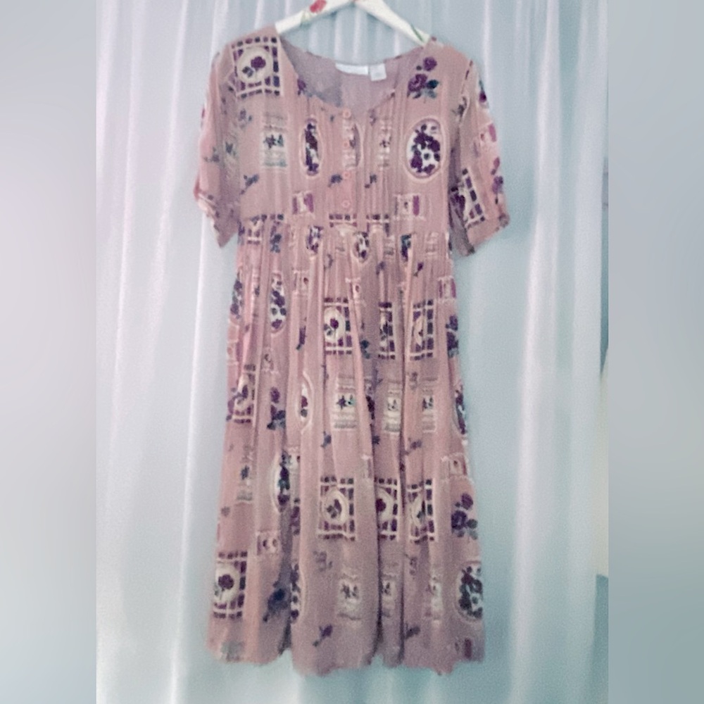 La Cera mauve floral short sleeve dress. Size small